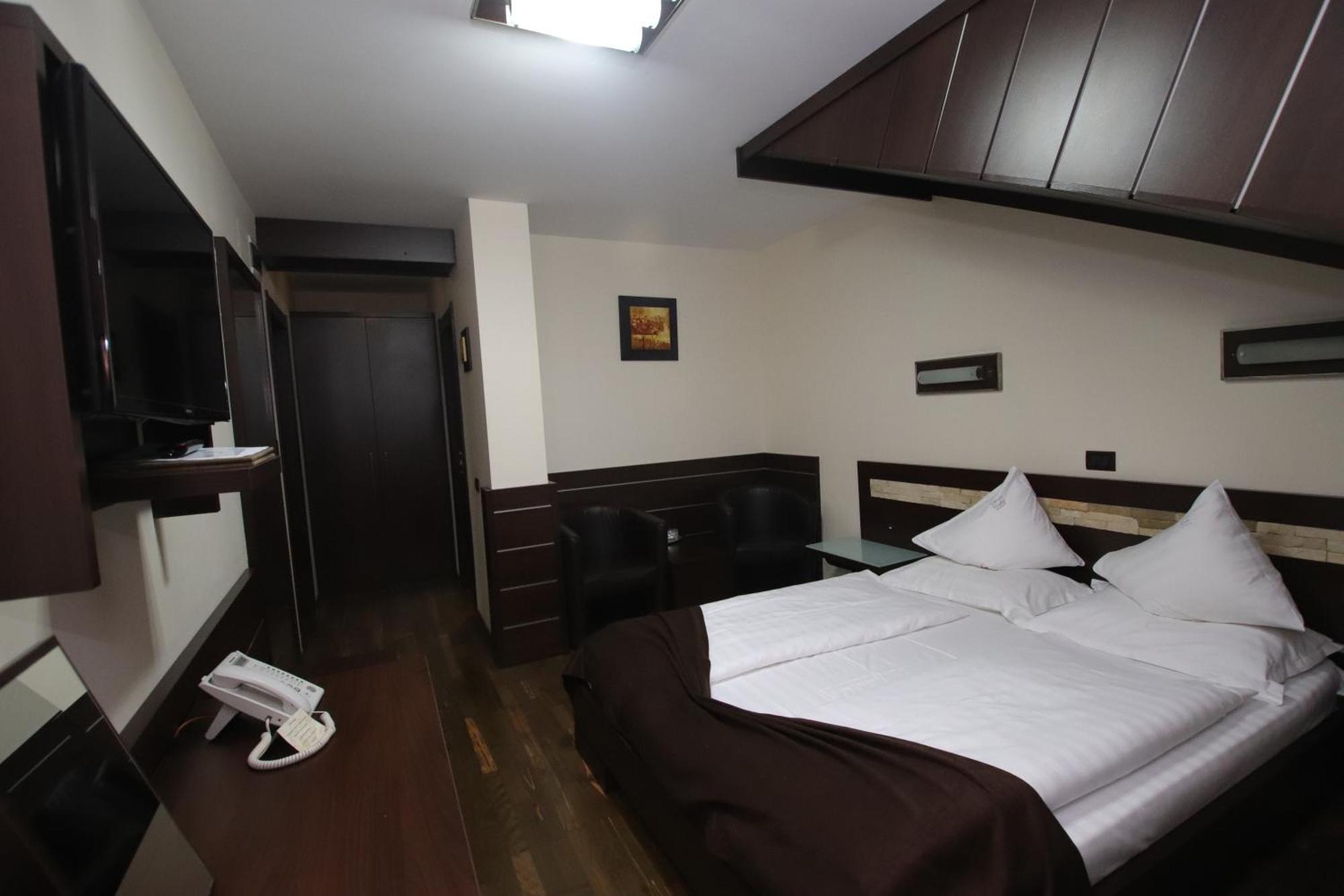 Complex Cochet Hotel Szászbuda Kültér fotó