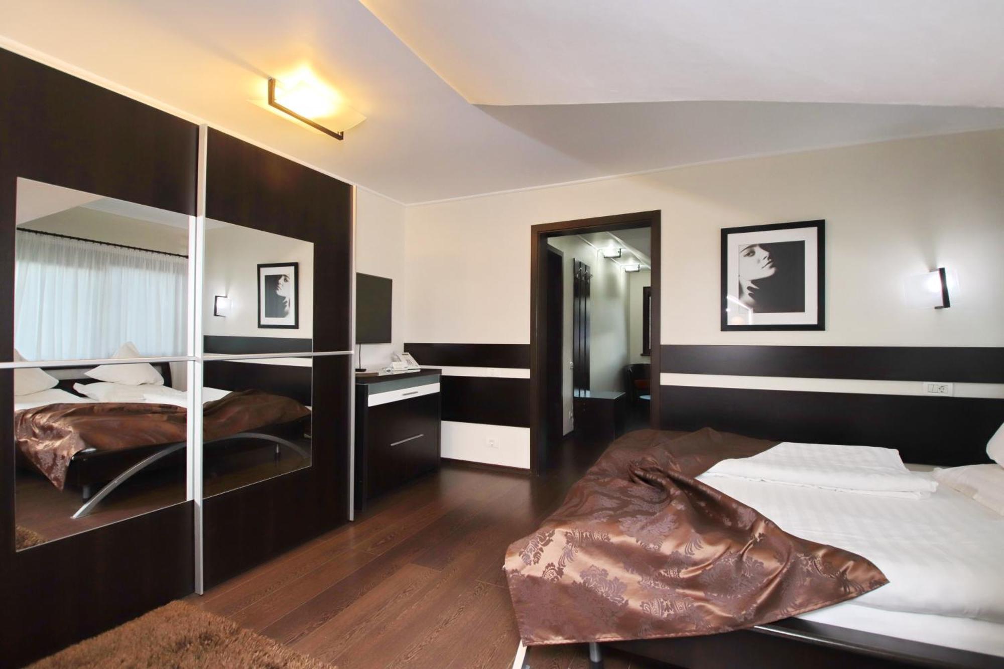 Complex Cochet Hotel Szászbuda Kültér fotó