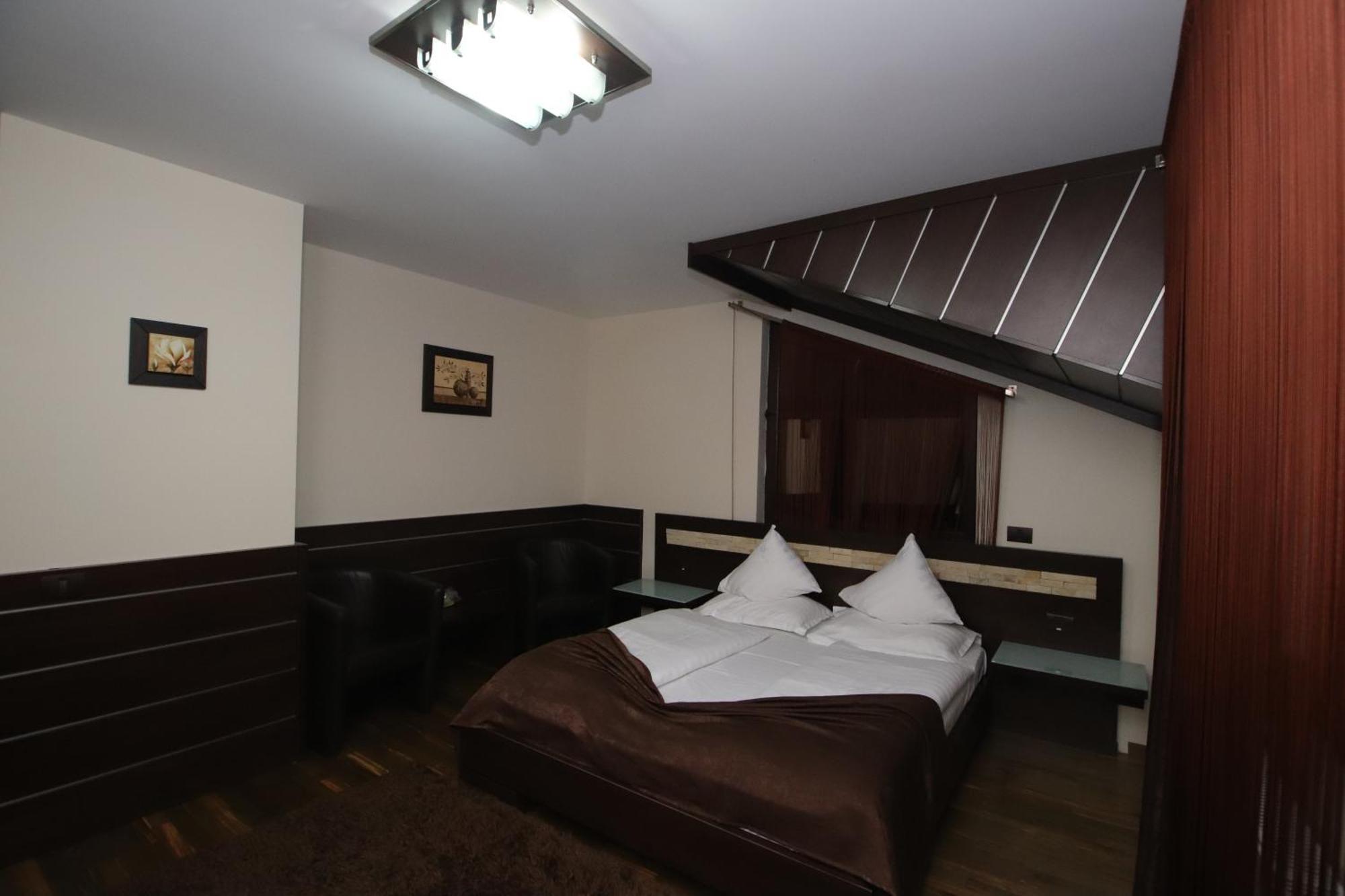 Complex Cochet Hotel Szászbuda Kültér fotó
