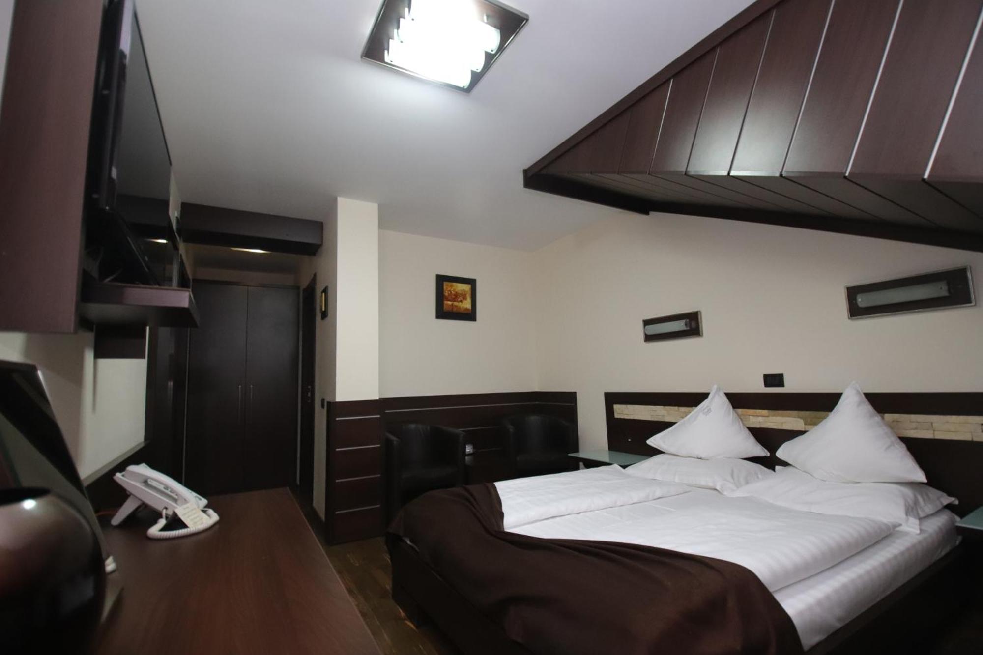Complex Cochet Hotel Szászbuda Kültér fotó